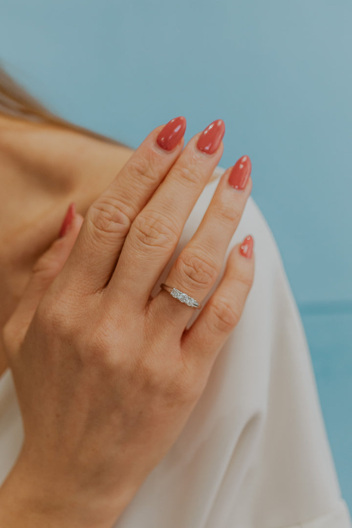 Comete-Ring aus 750‰ Weißgold und Diamanten ANB2736