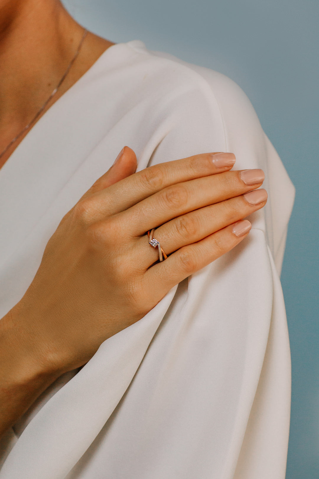 Comete tweekleurige solitaire in goud en diamant ANB2371