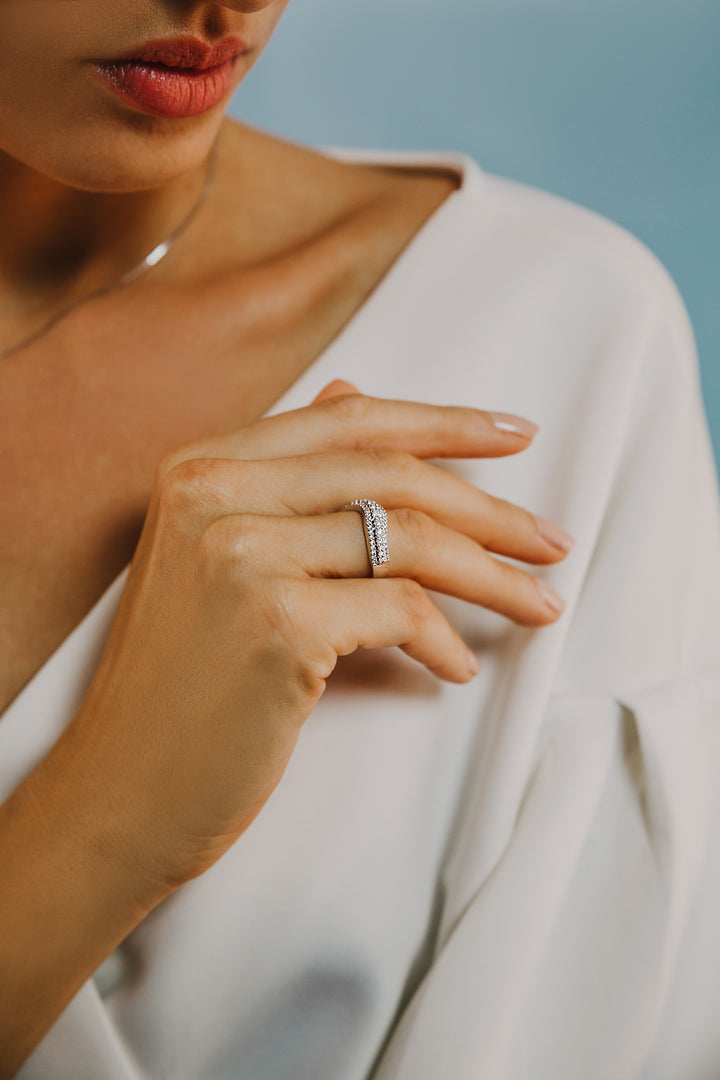 Comete Onda-ring in witgoud en diamanten ANB2493