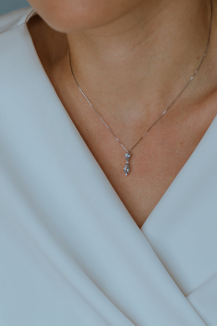 Comete-Halskette aus Gold, Diamanten und Aquamarin-Tropfen GLQ299