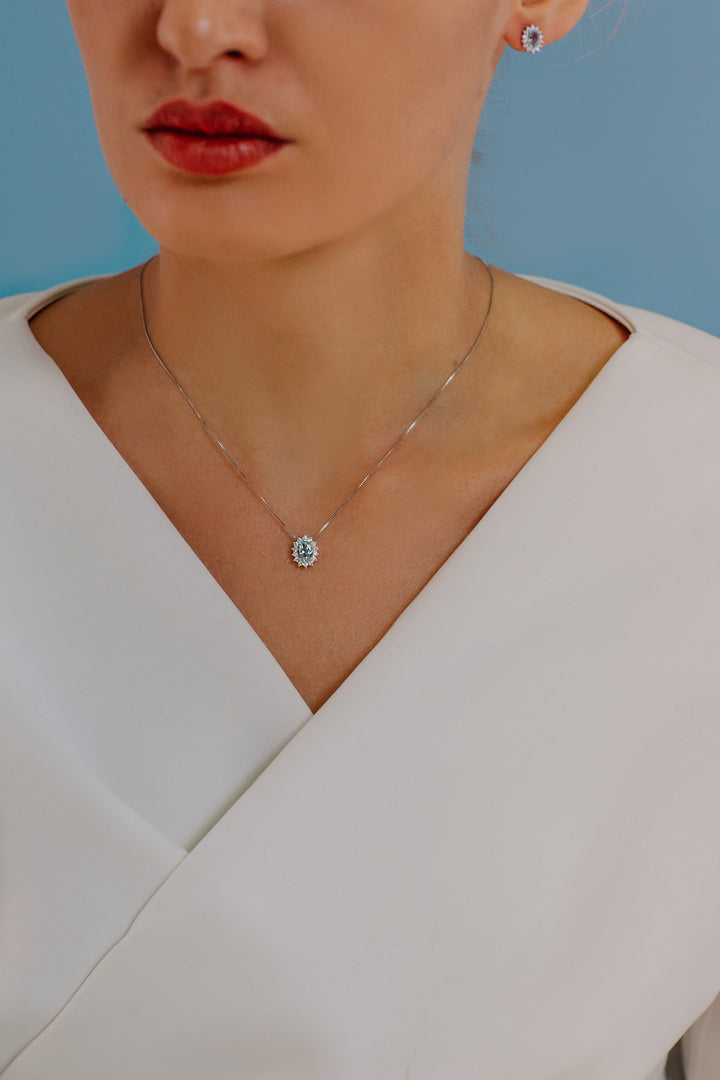 Comete Gold Necklace with Diamonds and Oval Aquamarine GLQ286