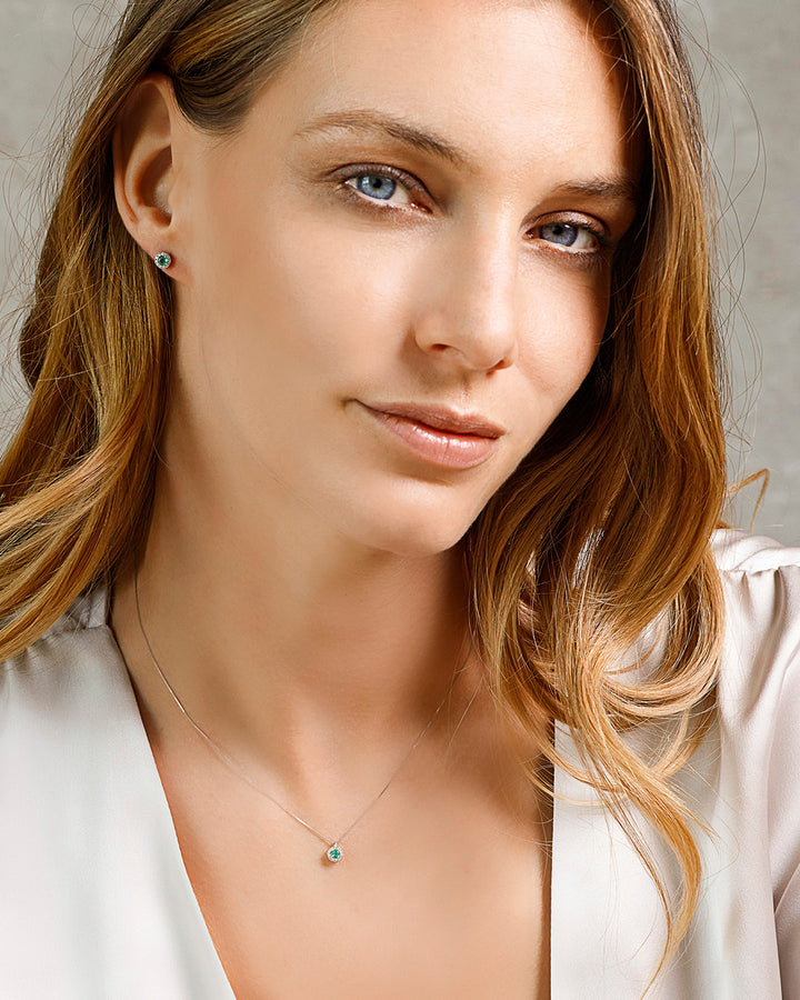 Comete ketting in goud, diamanten en ronde smaragd GLB1674