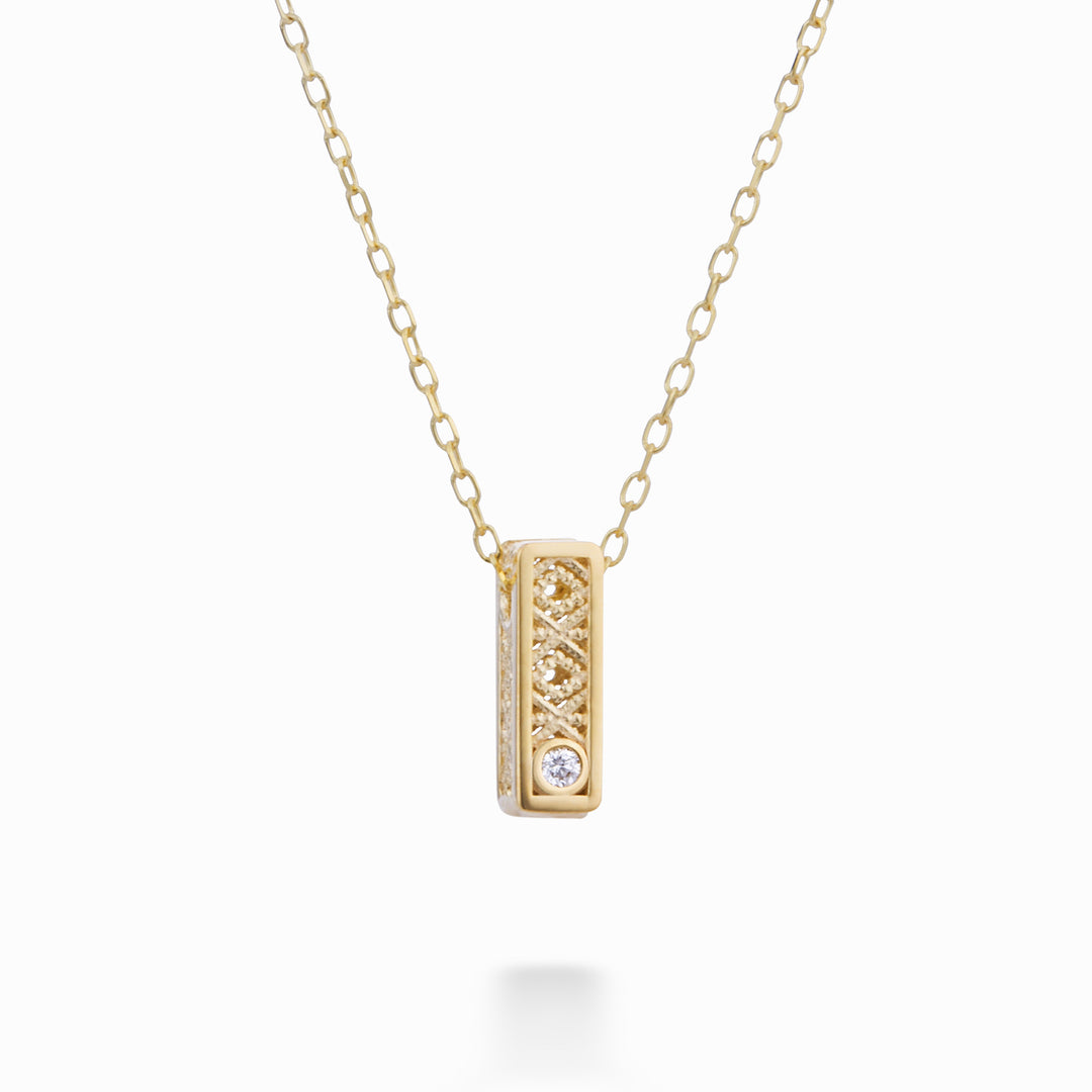 Mikiko cl 18k letter i geelgoud diam. ct.0,01 MDLETHIUM1