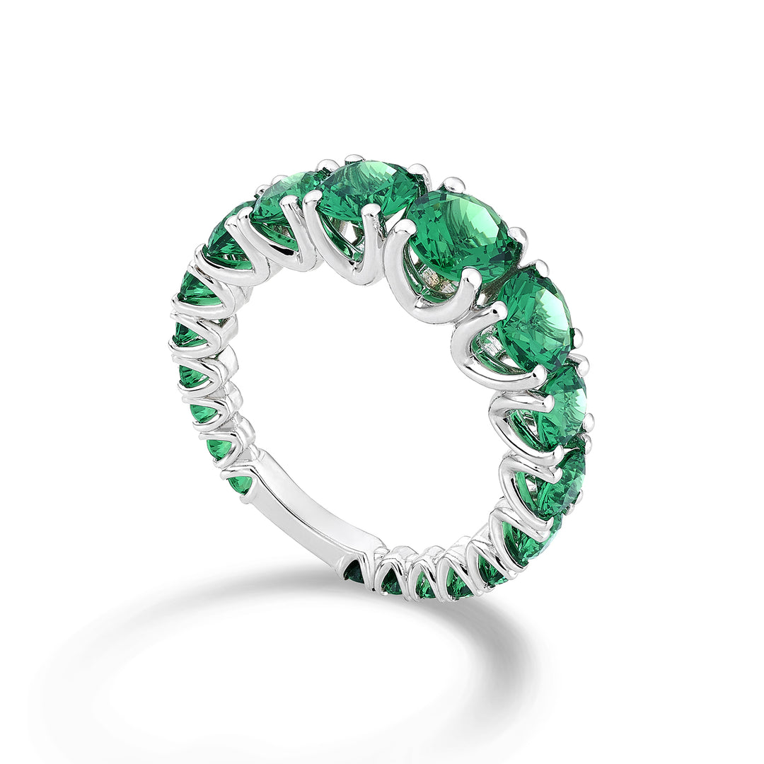 Mikiko, een 18kt smaragdgroen laboratorium, afgestudeerd met een witgouden staaf MXDABIC1498SMO4