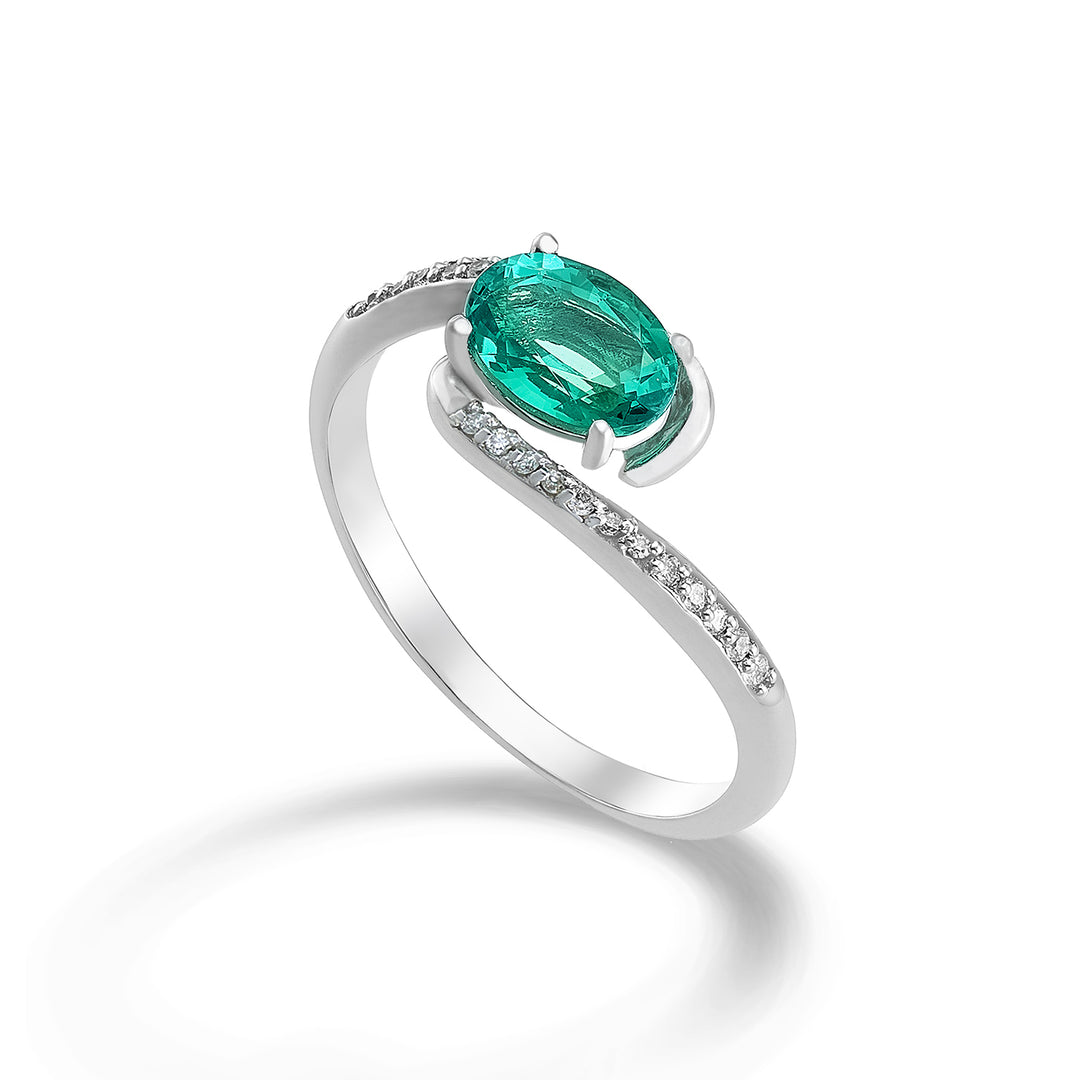 Mikiko, ein ovaler Smaragd aus 18 Karat, 7x5 ct.0,60 Durchm. ct.0,085 MA5101O4BE