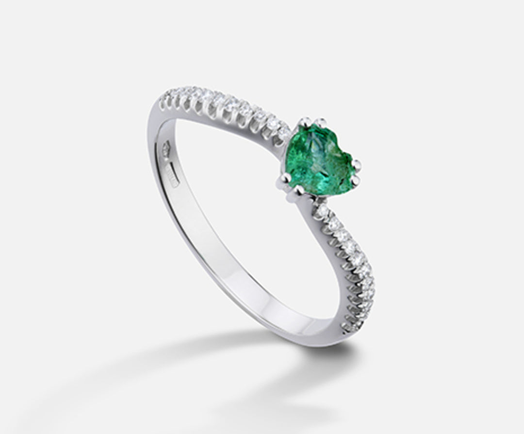 Nihama en 18k smaragd n. hart 5x5 ct.0,31 diam. ct.0,11 NA5106O4SMN031
