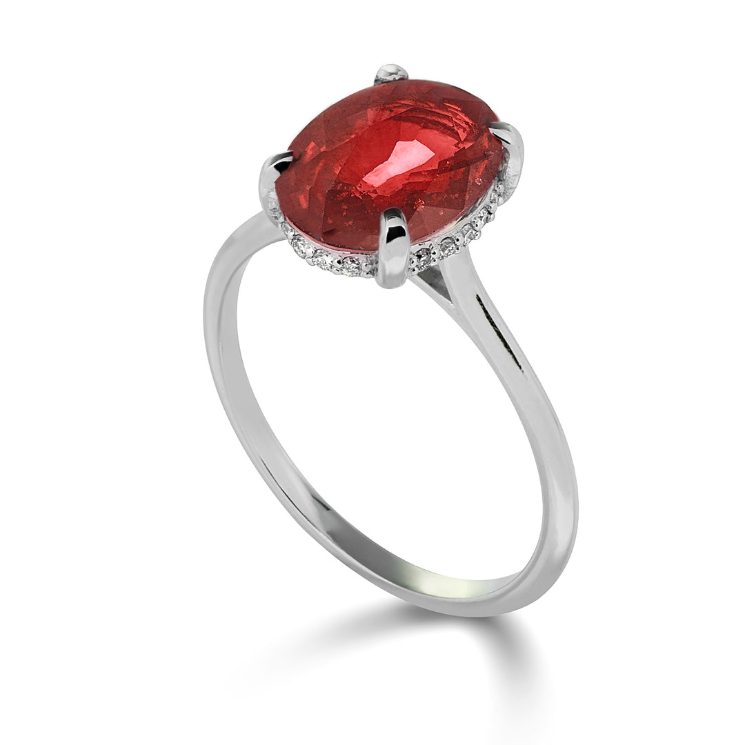 Mikiko een 18k ovale robijn 10x8 bezet met diamanten MA5222O4RBR