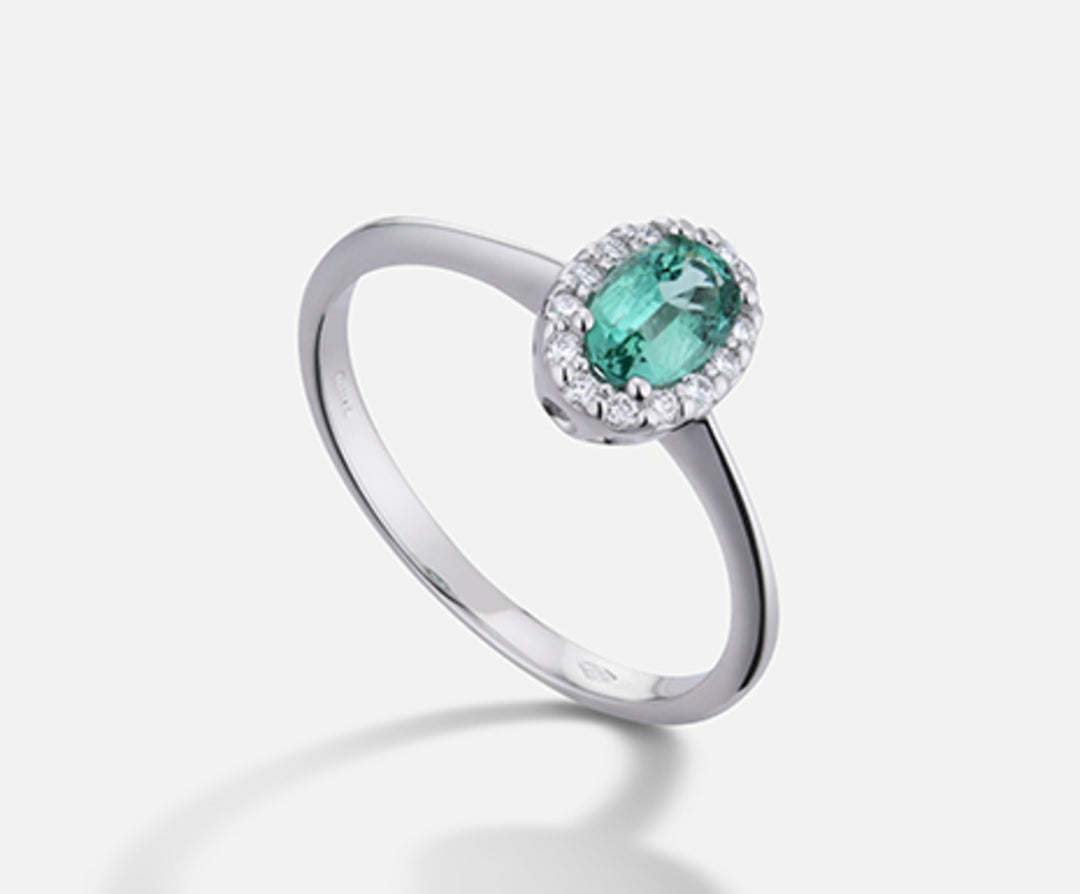 Nihama en 18k smaragd n. ovaal 6x4 ct.0,45 dia ct.0,09 NA5115O4SMN045